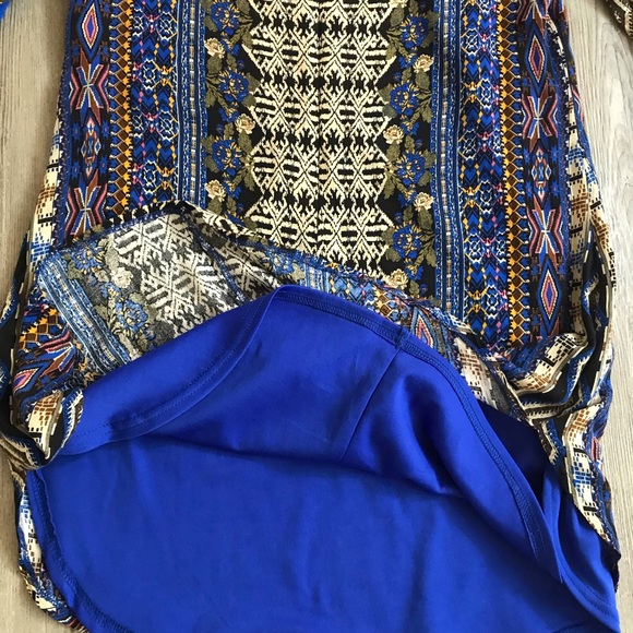 Beautiful tunic - Picture 3 of 3